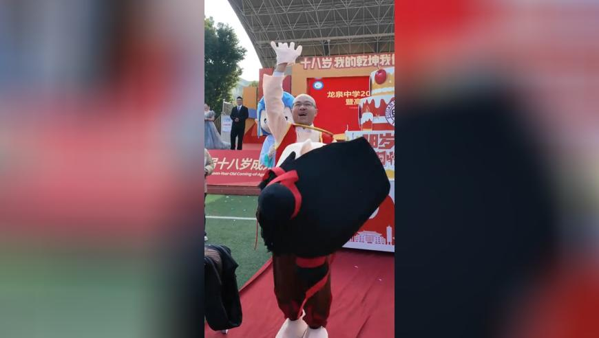 澳门金牛版免费资料站,老人29块网购老年代步车 快递巴掌大,准确资料解释落实_高清版V3.93
